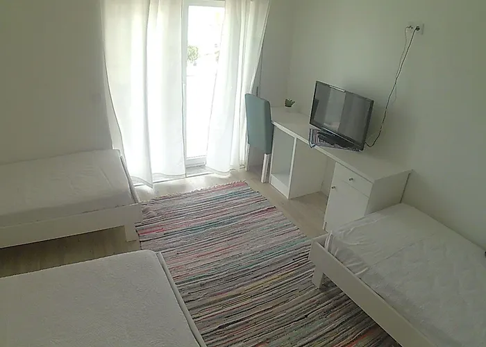 Spot 2* בליאל